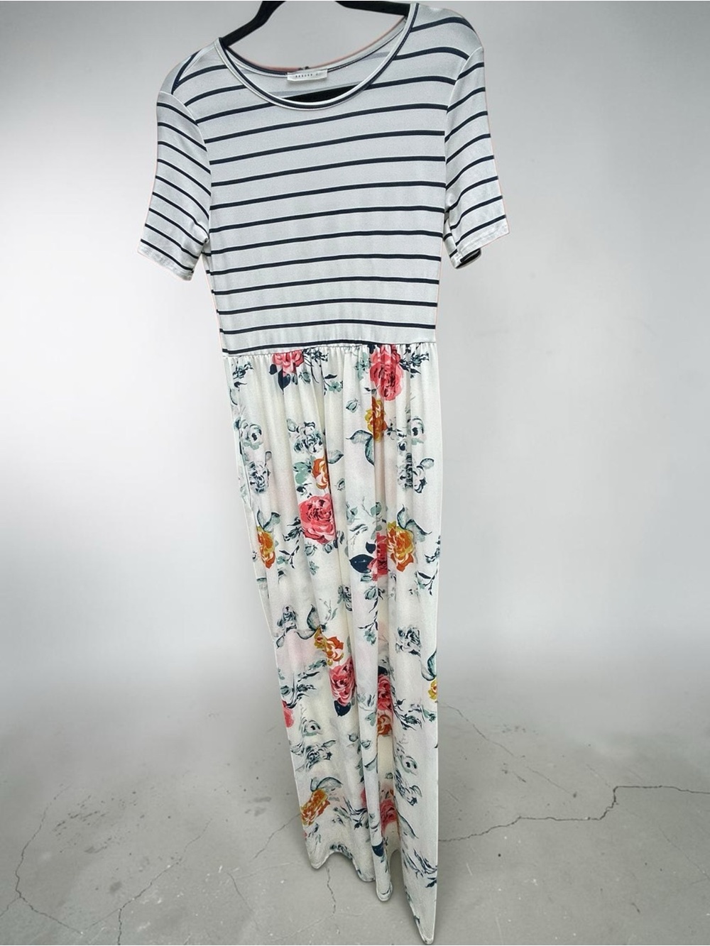 Cotton Floral Maxi Dress
Size: Medium